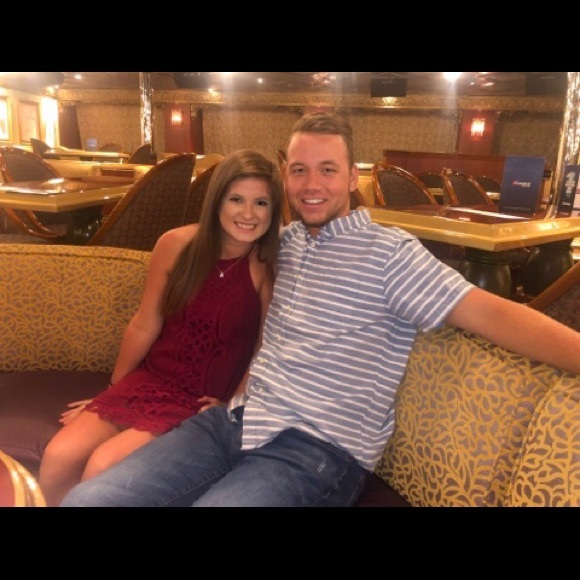 Meet your Posher, Sierra - Picture 1 of 1